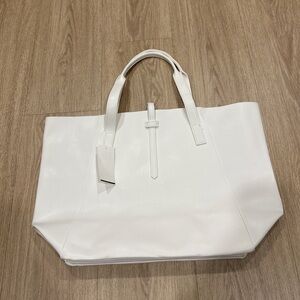 NWT Saks Fifth Avenue Classic White Tote